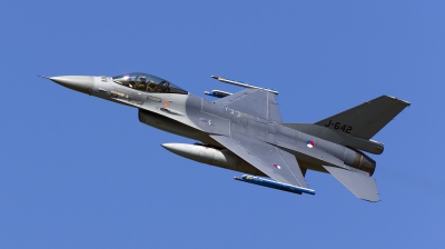 Photo ID 157196 by Caspar Smit. Netherlands Air Force General Dynamics F 16AM Fighting Falcon, J 642