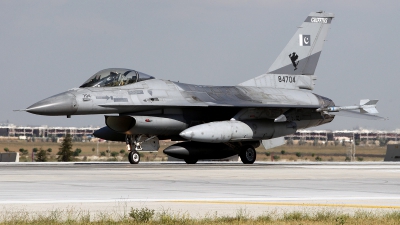 Photo ID 160336 by Carl Brent. Pakistan Air Force General Dynamics F 16A Fighting Falcon, 84704