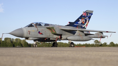 Photo ID 165591 by Chris Lofting. UK Air Force Panavia Tornado GR4, ZA612