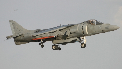 Photo ID 166917 by Ian Nightingale. USA Marines McDonnell Douglas AV 8B Harrier II, 165581