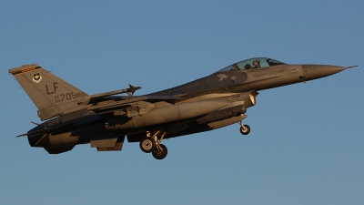 Photo ID 169530 by Ian Nightingale. USA Air Force General Dynamics F 16C Fighting Falcon, 90 0705