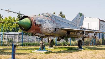 Photo ID 172244 by Alex van Noye. Poland Air Force Mikoyan Gurevich MiG 21bis, 8905