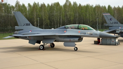Photo ID 173460 by Richard de Groot. Netherlands Air Force General Dynamics F 16BM Fighting Falcon, J 368