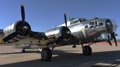 Photo ID 173938 by W.A.Kazior. Private Commemorative Air Force Boeing B 17G Flying Fortress 299P, N9323Z