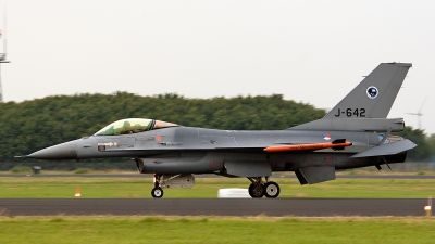 Photo ID 175408 by Jan Eenling. Netherlands Air Force General Dynamics F 16AM Fighting Falcon, J 642