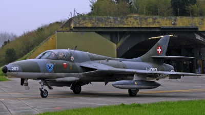 Photo ID 175647 by Sven Zimmermann. Private Clin d 039 Ailes Payerne Hawker Hunter T68, HB RVW