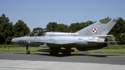Photo ID 180640 by Marinus Dirk Tabak. Poland Air Force Mikoyan Gurevich MiG 21UM, 9297