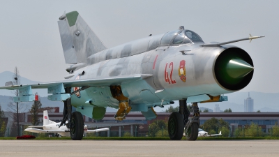 Photo ID 182058 by Peter Terlouw. North Korea Air Force Mikoyan Gurevich MiG 21bis, 42