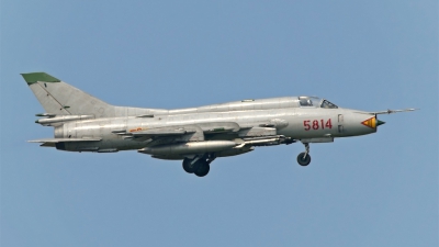 Photo ID 182821 by Marc van Zon. Vietnam Air Force Sukhoi Su 22M3, 5814