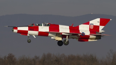 Photo ID 184756 by Chris Lofting. Croatia Air Force Mikoyan Gurevich MiG 21UMD, 165