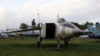 Photo ID 185131 by Lukas Kinneswenger. Russia Air Force Mikoyan Gurevich MiG 25RBT, 09 BLUE