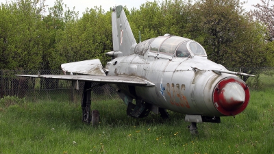 Photo ID 185082 by Carl Brent. Poland Air Force Mikoyan Gurevich MiG 21UM, 9296