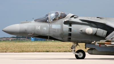 Photo ID 22328 by Marco Mittini. Italy Navy McDonnell Douglas AV 8B Harrier ll, MM7220