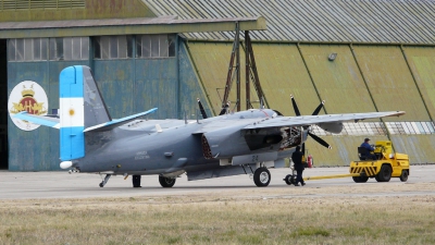 Photo ID 22675 by Martin Kubo. Argentina Navy Grumman S 2T Turbo Tracker G 121, 0703