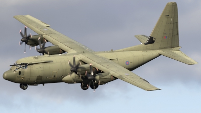 Photo ID 200946 by Chris Lofting. UK Air Force Lockheed Martin Hercules C5 C 130J L 382, ZH882