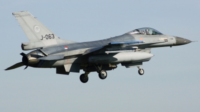 Photo ID 203886 by Arie van Groen. Netherlands Air Force General Dynamics F 16AM Fighting Falcon, J 063
