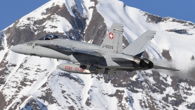 Photo ID 205617 by Luca Fahrni. Switzerland Air Force McDonnell Douglas F A 18C Hornet, J 5009
