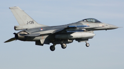 Photo ID 207479 by Arie van Groen. Netherlands Air Force General Dynamics F 16AM Fighting Falcon, J 136
