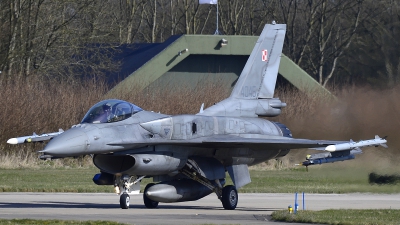 Photo ID 208511 by Peter Boschert. Poland Air Force General Dynamics F 16C Fighting Falcon, 4045