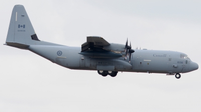 Photo ID 210899 by Alberto Gonzalez. Canada Air Force Lockheed Martin CC 130J Hercules C 130J 30 L 382, 130608