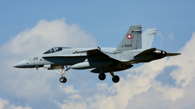 Photo ID 210955 by Sven Zimmermann. Switzerland Air Force McDonnell Douglas F A 18C Hornet, J 5016