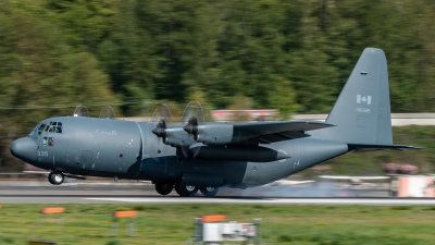 Photo ID 213998 by Paul Varner. Canada Air Force Lockheed CC 130H Hercules L 382, 130335