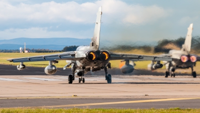 Photo ID 217076 by Mike Macdonald. UK Air Force Panavia Tornado GR4, ZA588
