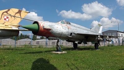 Photo ID 220175 by Carl Brent. Poland Air Force Mikoyan Gurevich MiG 21bis, 8905
