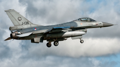 Photo ID 224974 by John. Netherlands Air Force General Dynamics F 16AM Fighting Falcon, J 136
