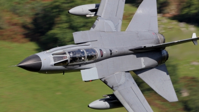 Photo ID 25892 by Scott Rathbone. UK Air Force Panavia Tornado GR4, ZA591