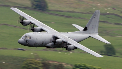 Photo ID 25901 by Scott Rathbone. UK Air Force Lockheed Martin Hercules C5 C 130J L 382, ZH888