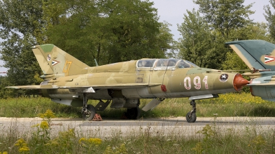 Photo ID 26161 by Chris Lofting. Hungary Air Force Mikoyan Gurevich MiG 21UM, 091