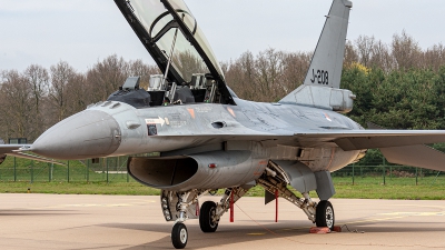Photo ID 234403 by Jan Eenling. Netherlands Air Force General Dynamics F 16BM Fighting Falcon, J 208