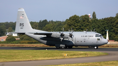 Photo ID 26911 by Roel Reijne. USA Air Force Lockheed C 130E Hercules L 382, 62 1847