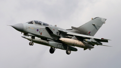 Photo ID 27322 by Gary Stedman. UK Air Force Panavia Tornado GR4A, ZA370