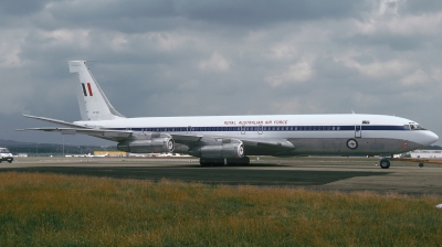 Photo ID 243581 by Hans-Werner Klein. Australia Air Force Boeing 707 338C, A20 627