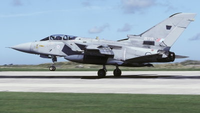 Photo ID 244153 by Chris Lofting. UK Air Force Panavia Tornado F3, ZE729