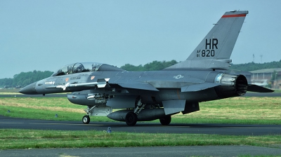 Photo ID 27497 by Lieuwe Hofstra. USA Air Force General Dynamics F 16B Fighting Falcon, 81 0820