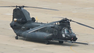 Photo ID 29130 by Rob Hendriks. USA Army Boeing Vertol MH 47E Chinook, 92 0400