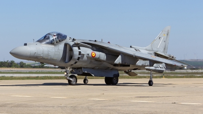 Photo ID 271635 by Tom Gibbons. Spain Navy McDonnell Douglas EAV 8B Harrier II, VA 1B 24