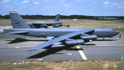 Photo ID 30048 by Tom Gibbons. USA Air Force Boeing B 52H Stratofortress, 60 0058