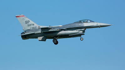 Photo ID 278132 by Doug MacDonald. USA Air Force General Dynamics F 16C Fighting Falcon, 91 0352