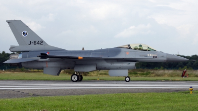 Photo ID 33867 by Walter Van Bel. Netherlands Air Force General Dynamics F 16AM Fighting Falcon, J 642