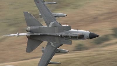 Photo ID 35292 by Barry Swann. UK Air Force Panavia Tornado GR4 T, ZA598