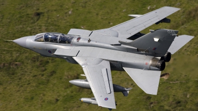 Photo ID 35818 by Chris Lofting. UK Air Force Panavia Tornado GR4, ZA557