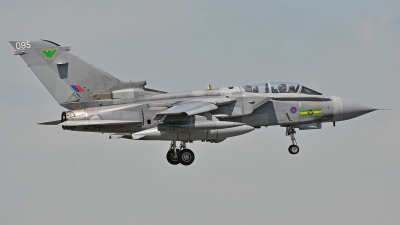 Photo ID 36359 by Lieuwe Hofstra. UK Air Force Panavia Tornado GR4, ZD747