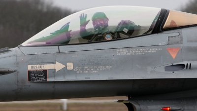 Photo ID 37068 by Mario Boeren. Netherlands Air Force General Dynamics F 16AM Fighting Falcon, J 011