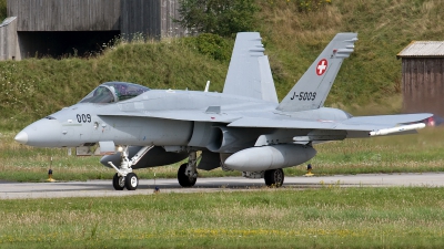 Photo ID 37985 by Rainer Mueller. Switzerland Air Force McDonnell Douglas F A 18C Hornet, J 5009