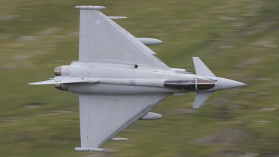 Photo ID 38356 by Tom Gibbons. UK Air Force Eurofighter Typhoon FGR4, ZJ917