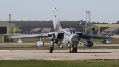 Photo ID 470 by Andy Walker. UK Air Force Panavia Tornado GR4, ZD711